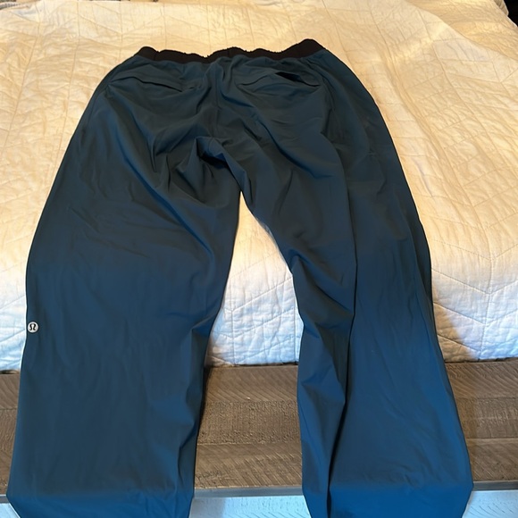 Lululemon men’s workout joggers - Picture 2 of 4